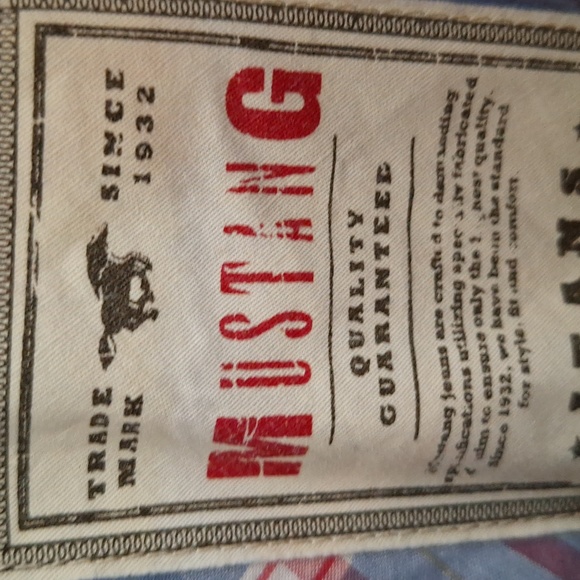 🐎 Mustang Jeans brand button-up long-sleeved plaid shirt. Size medium. - Picture 2 of 10